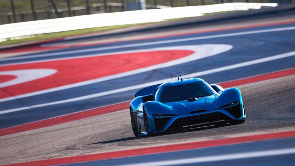 Elektrický hypersport tiše pokořil Nürburgring v rekorním čase